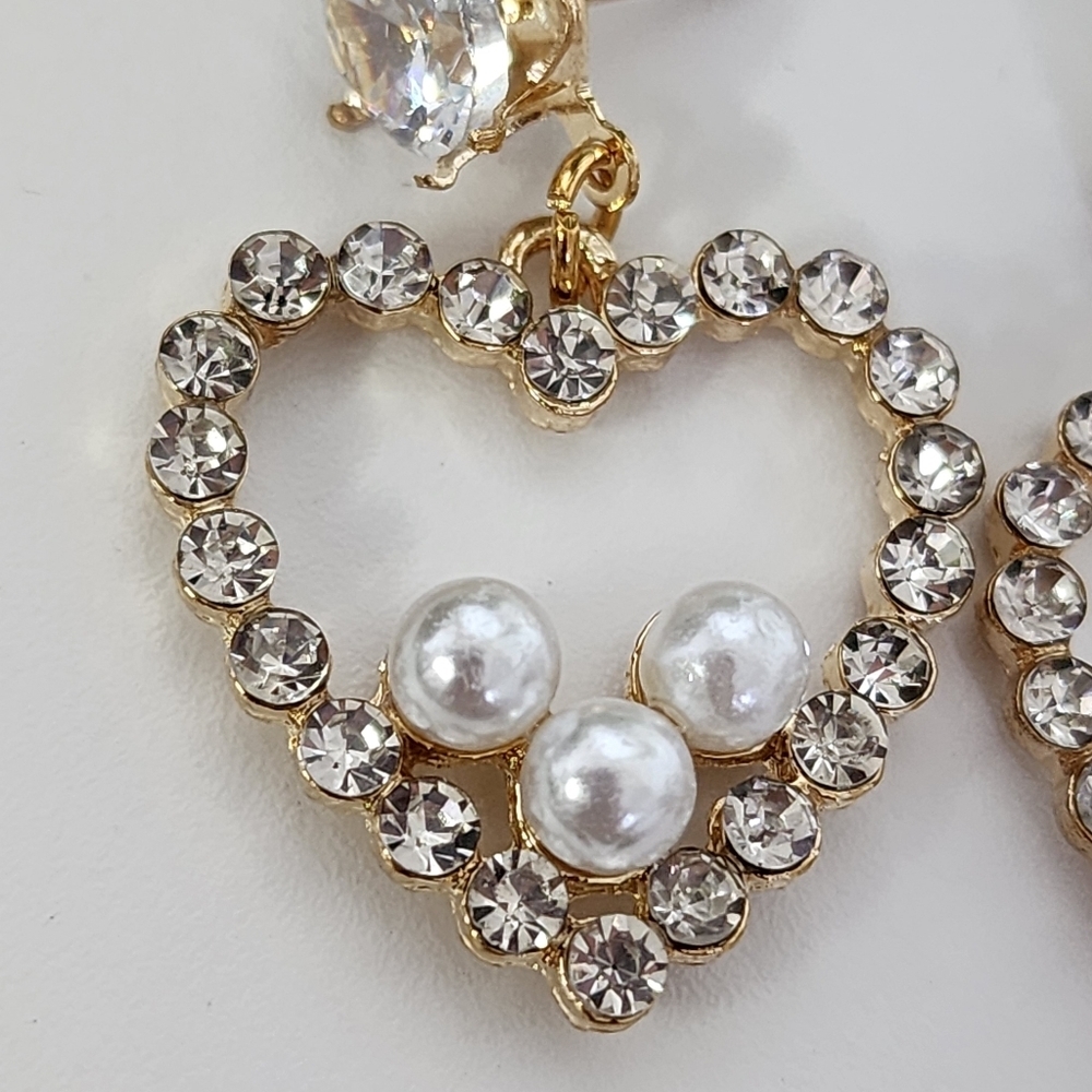 Gold Heart Drop Earrings with Clear Crystals and Faux Pearls New - Picture 3 of 7